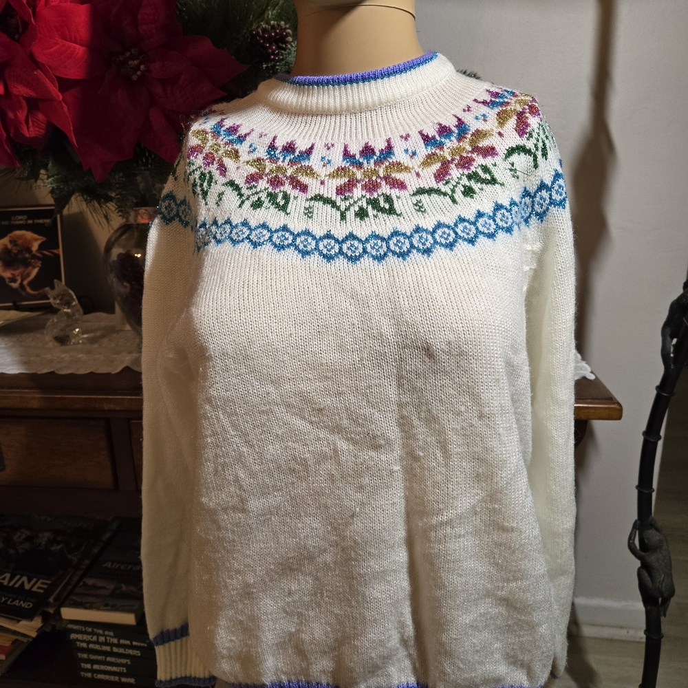 Floral Patterned White Sweater